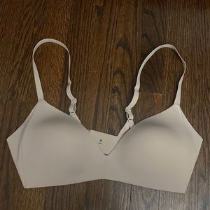 NWOT Lululemon Bra - Size 36C